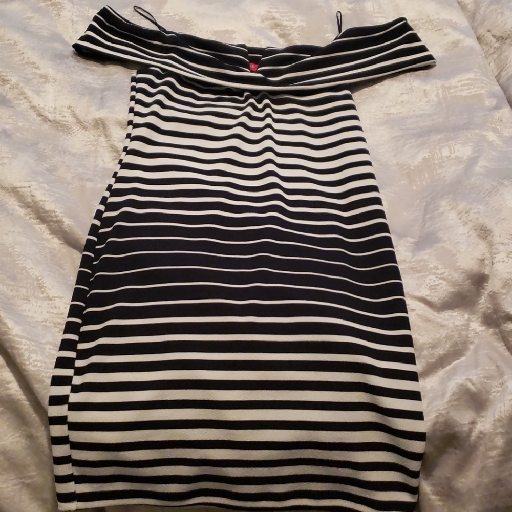 Guess off-shoulder dress